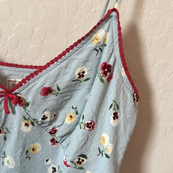 Floral Print Tank Top with Red Accents - Picture 4 of 8